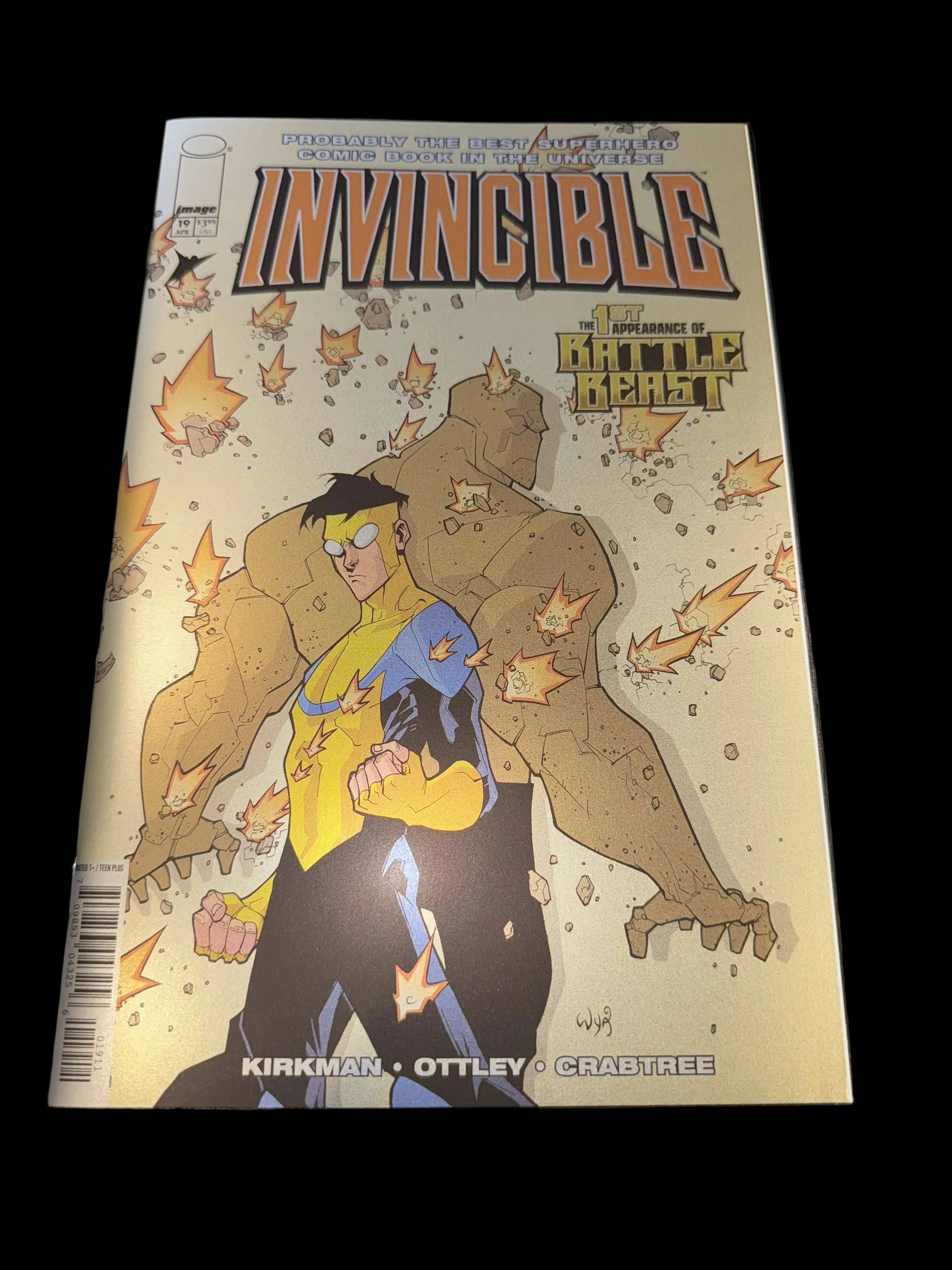 INVINCIBLE #19 FOIL VARIANT | 1ST BATTLE BEAST |